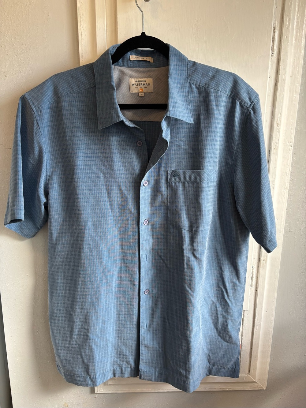 Quiksilver Men's Light Blue Short Sleeve Button-Down Shirt